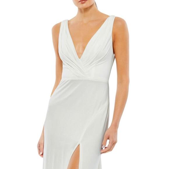 Mac Duggal 12336 White Gown Size 10 Deep V Open Back Slit Formal Dress NWT - Picture 3 of 10